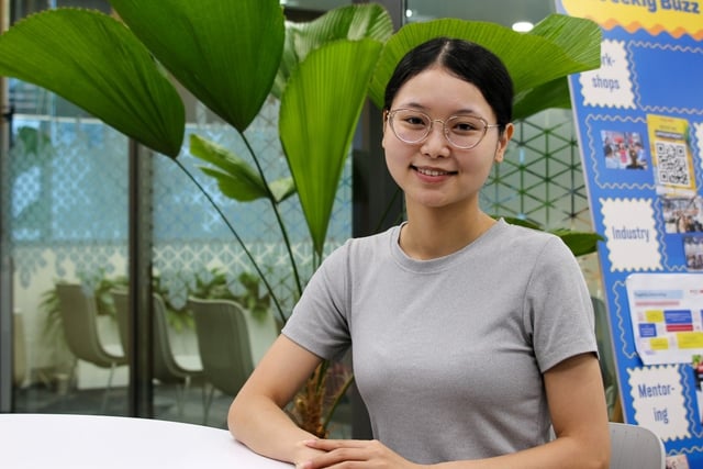 Làm rẫy cao su, đậu thủ khoa, nghỉ ngang đại học đến học bổng toàn phần - Ảnh 1.