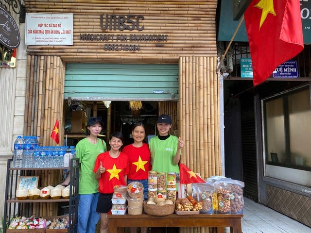 Làm rẫy cao su, đậu thủ khoa, nghỉ ngang đại học đến học bổng toàn phần - Ảnh 2.