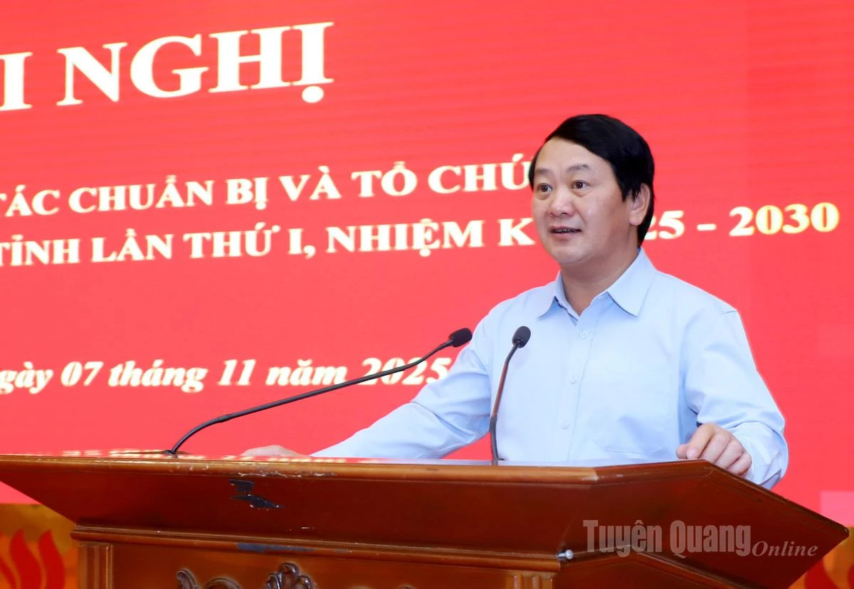 El secretario del partido provincial, Hau A Lenh, pronunció un discurso de clausura en la conferencia.