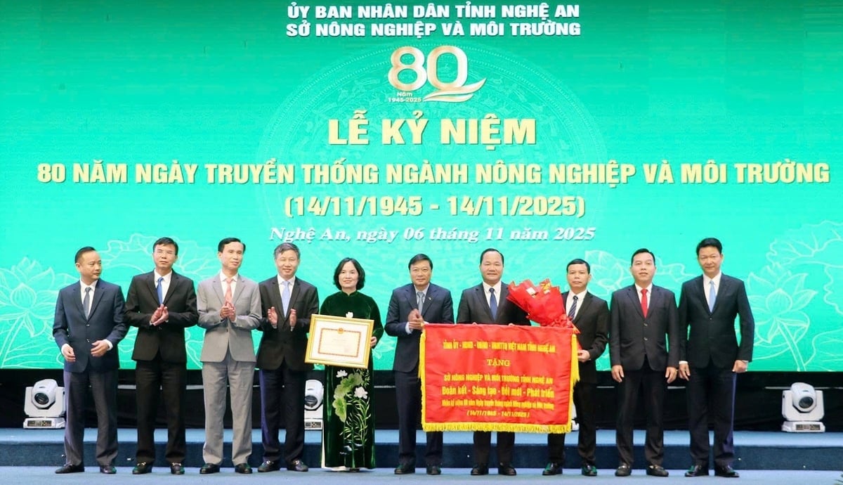 Sektor Pertanian dan Alam Sekitar Nghe An telah mencapai banyak pencapaian membanggakan dalam tempoh 80 tahun yang penuh dengan kepayahan dan cabaran. Foto: Thuy Quynh. Ngành Nông nghiệp và Môi trường Nghệ An đã đạt được nhiều thành tựu tự hào trong 80 năm đầy gian nan, thách thức. Ảnh: Thúy Quỳnh.