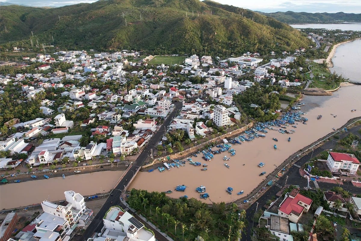 Water levels are rising in some localities of Dak Lak province. Photo: Trung Tan. Mực nước đang dâng cao ở một số địa phương của tỉnh Đắk Lắk. Ảnh: Trung Tân.