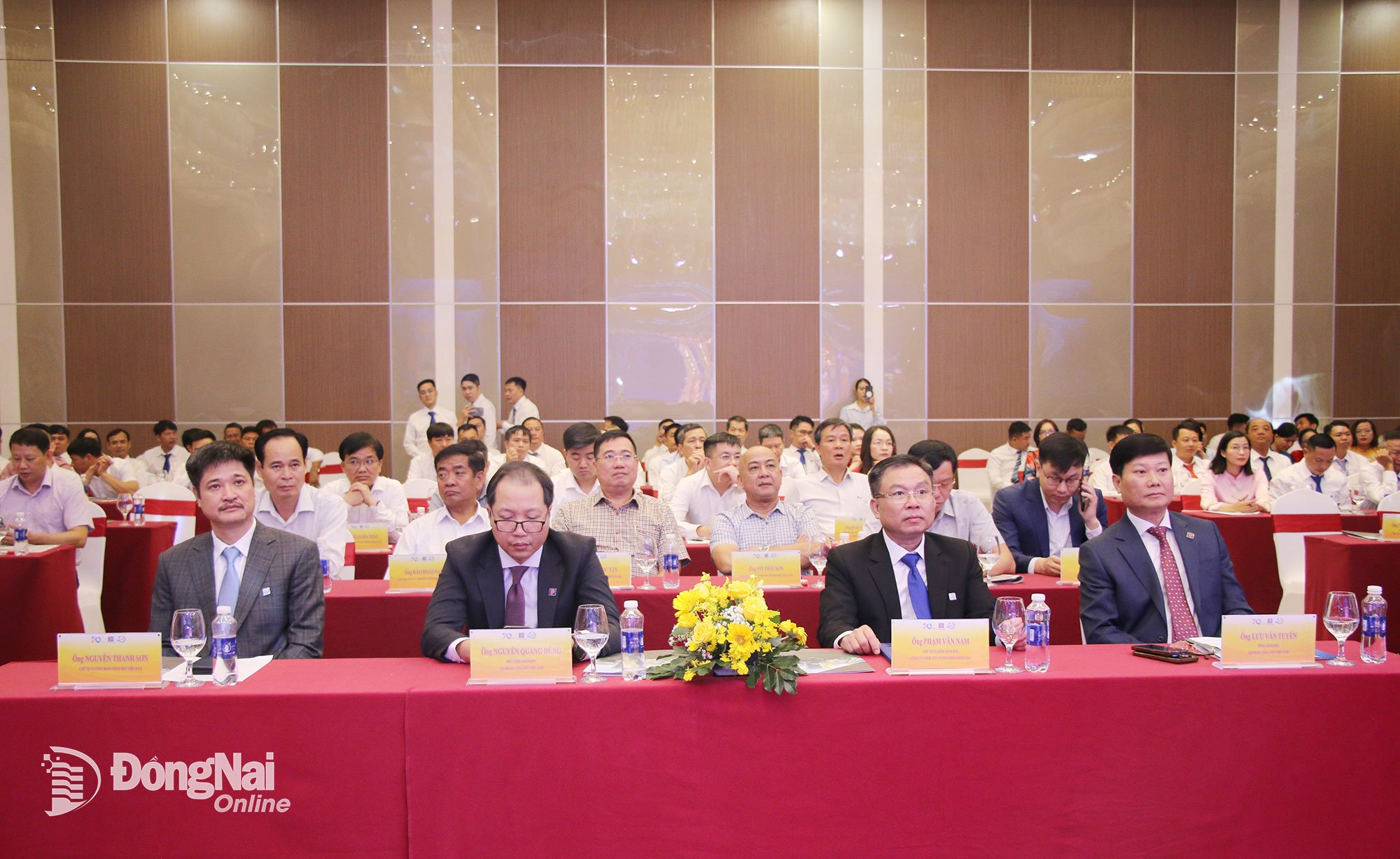 समारोह में उपस्थित प्रतिनिधि। चित्र: हा ले