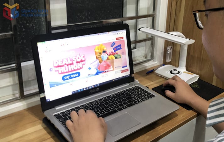 ការទិញទំនិញតាមកម្មវិធីអនឡាញបានក្លាយជាទម្លាប់ប្រើប្រាស់របស់មនុស្ស។