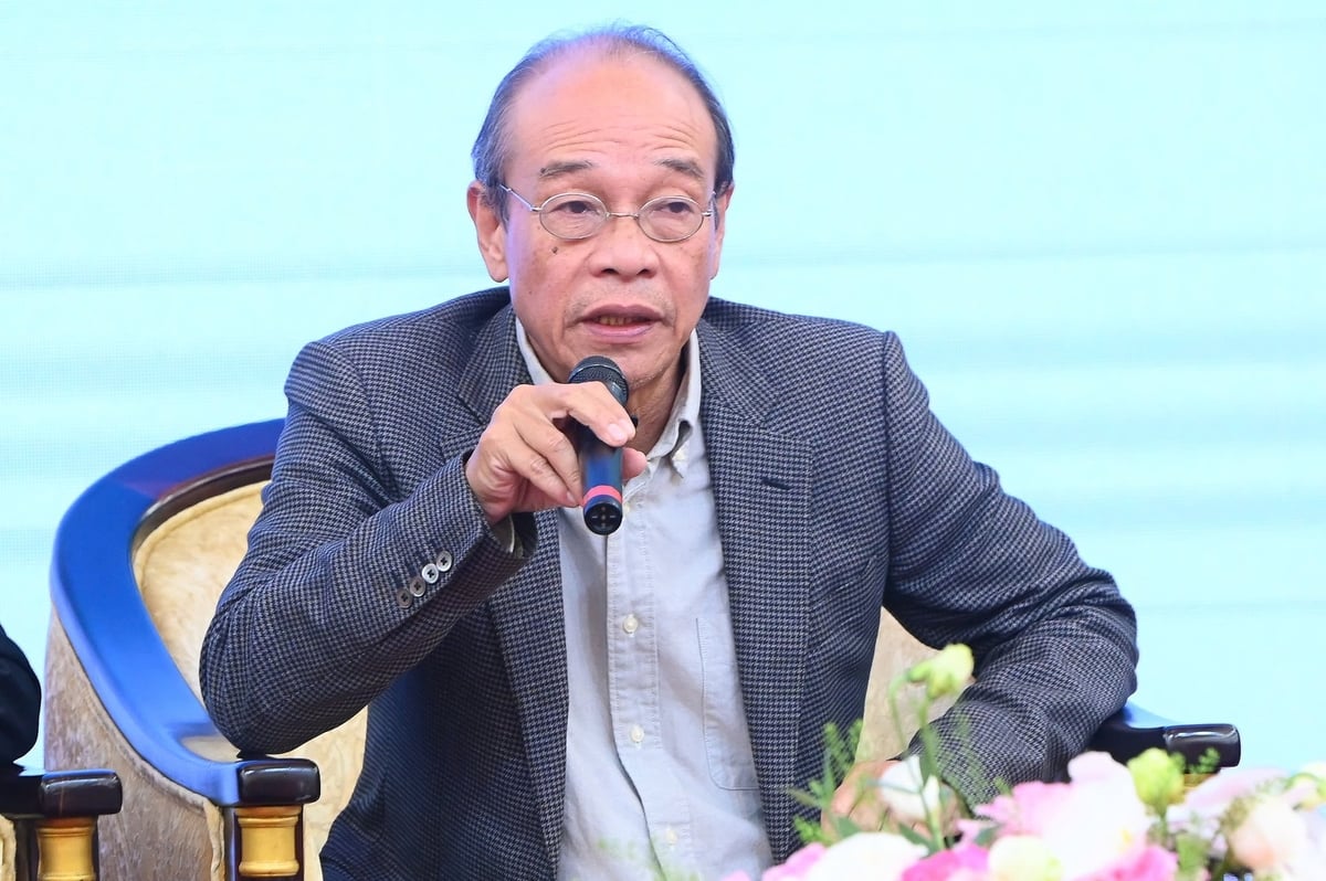 ベトナム石油協会のブイ・ゴック・バオ会長によると、多種類の燃料が共存し続けると、新たな排出規制の実施は困難になるという。写真:ディン・トゥン Theo Ông Bùi Ngọc Bảo, Chủ tịch Hiệp hội Xăng dầu Việt Nam, nếu tiếp tục để nhiều loại nhiên liệu cùng tồn tại, sẽ khó tổ chức thực hiện các quy định khí thải mới. Ảnh: Đinh Tùng.