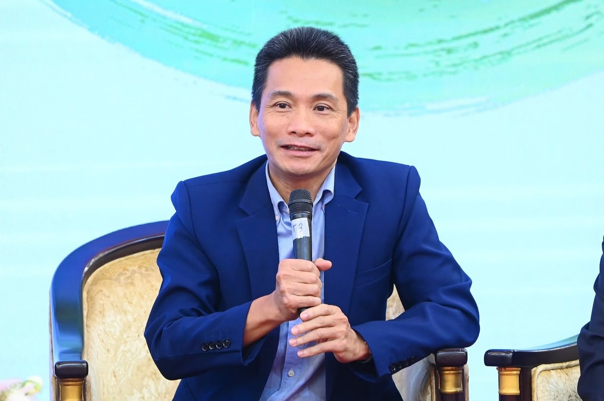 ハノイ工科大学のヴァン・ディン・ソン・トー准教授は、ディーゼル燃料を燃料とする交通機関、建設業、火力発電活動がハノイにおけるPMの主な発生源であると述べた。写真:ホアン・ヒエン PGS.TS Văn Đình Sơn Thọ, Đại học Bách khoa Hà Nội cho rằng giao thông sử dụng nhiên liệu diesel, cùng hoạt động xây dựng và nhiệt điện, là nguồn chính gây bụi mịn PM tại Hà Nội. Ảnh: Hoàng Hiền.