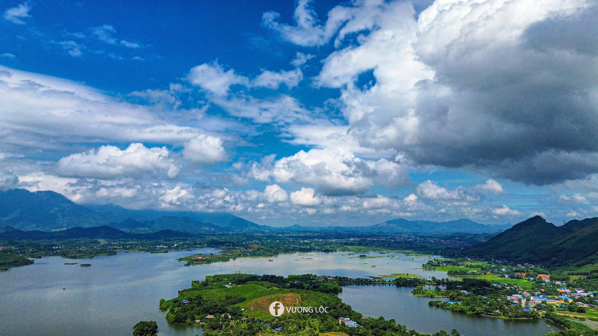 ກ່ຽວກັບໄທ ຫງວຽນໄປຢ້ຽມຢາມທະເລ Nui Coc