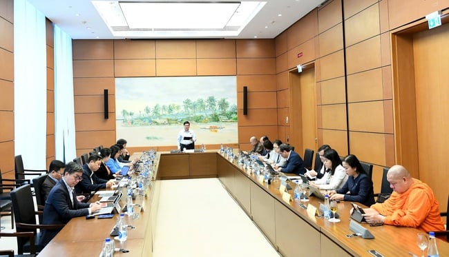 Luật Chuyển đổi số có ý nghĩa đặc biệt quan trọng trong việc hoàn thiện thể chế, thúc đẩy phát triển kinh tế số, xã hội số và chính quyền số - Ảnh 1.