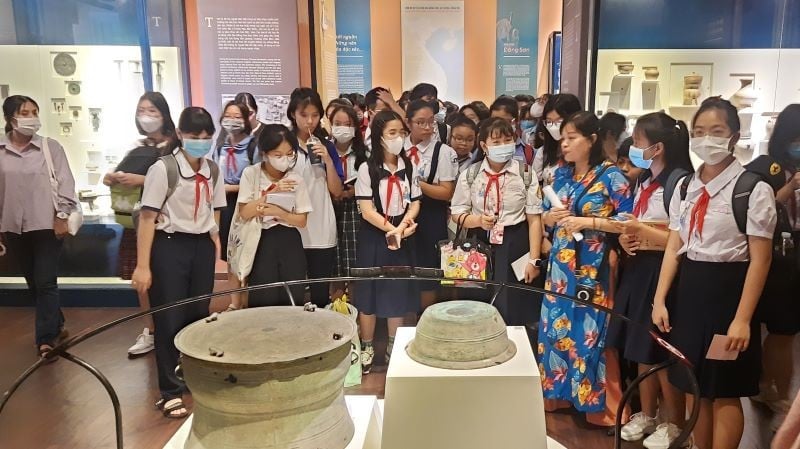 Studenti navštívili Muzeum historie Ho Či Minova Města.