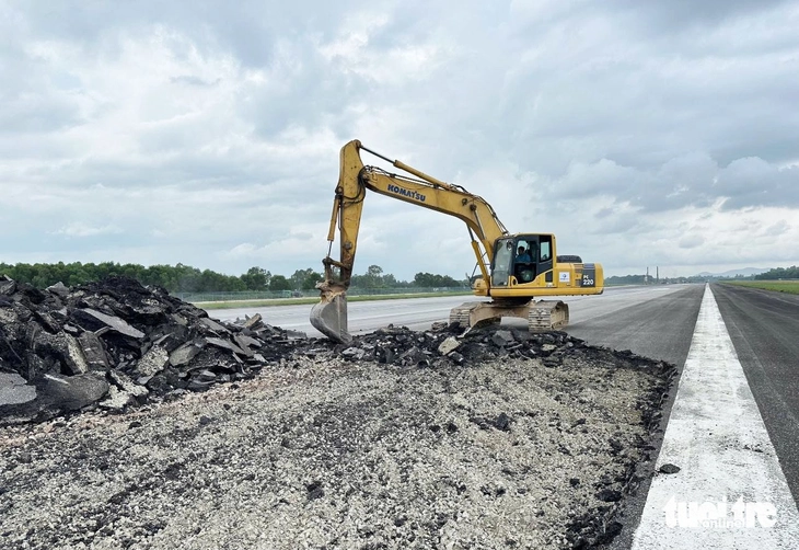 Sân bay Vinh sẽ khai thác trở lại từ 19-12 - Ảnh 1.