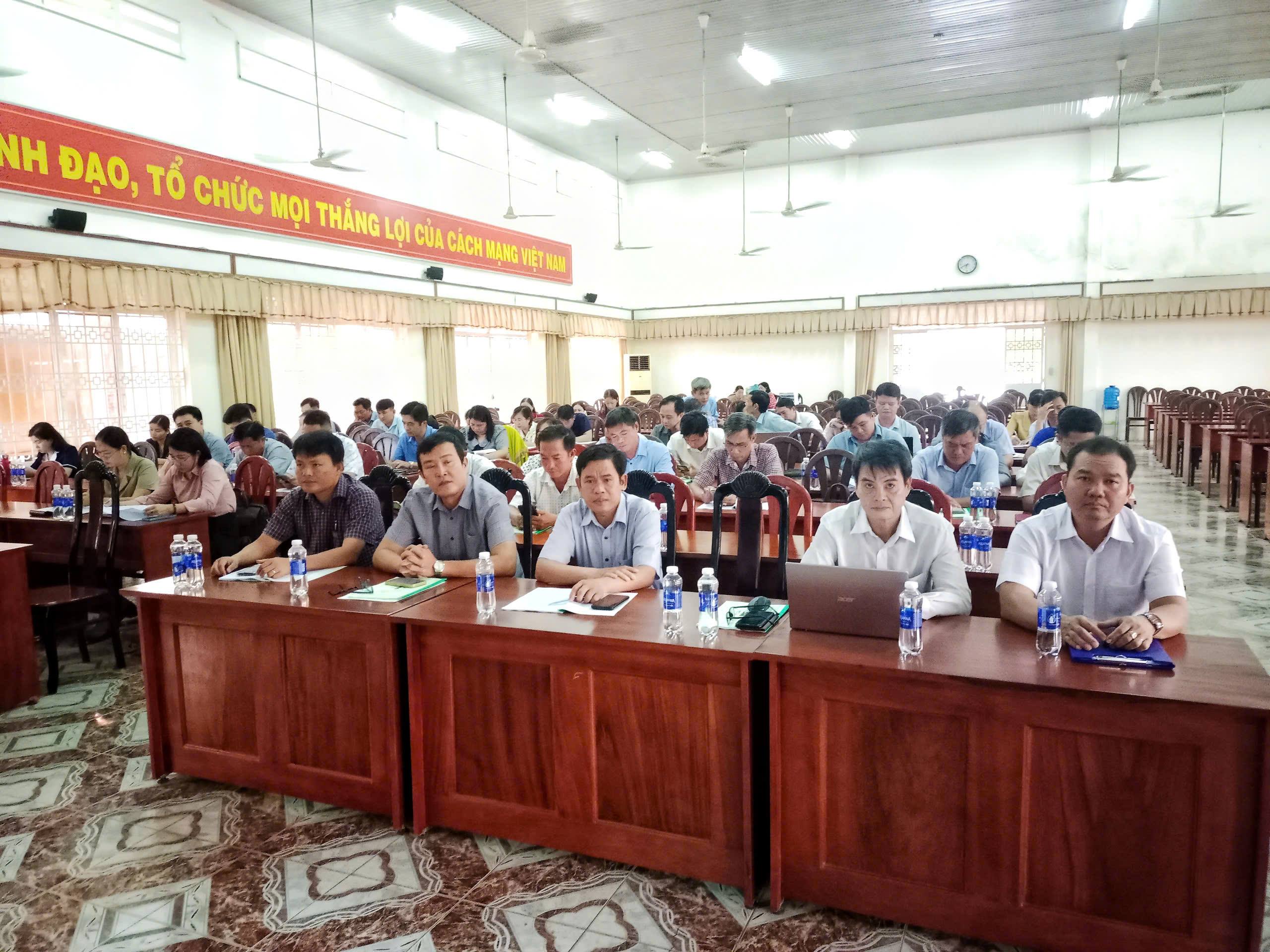 អង់គ្លេស៖ ព័ត៌មាន