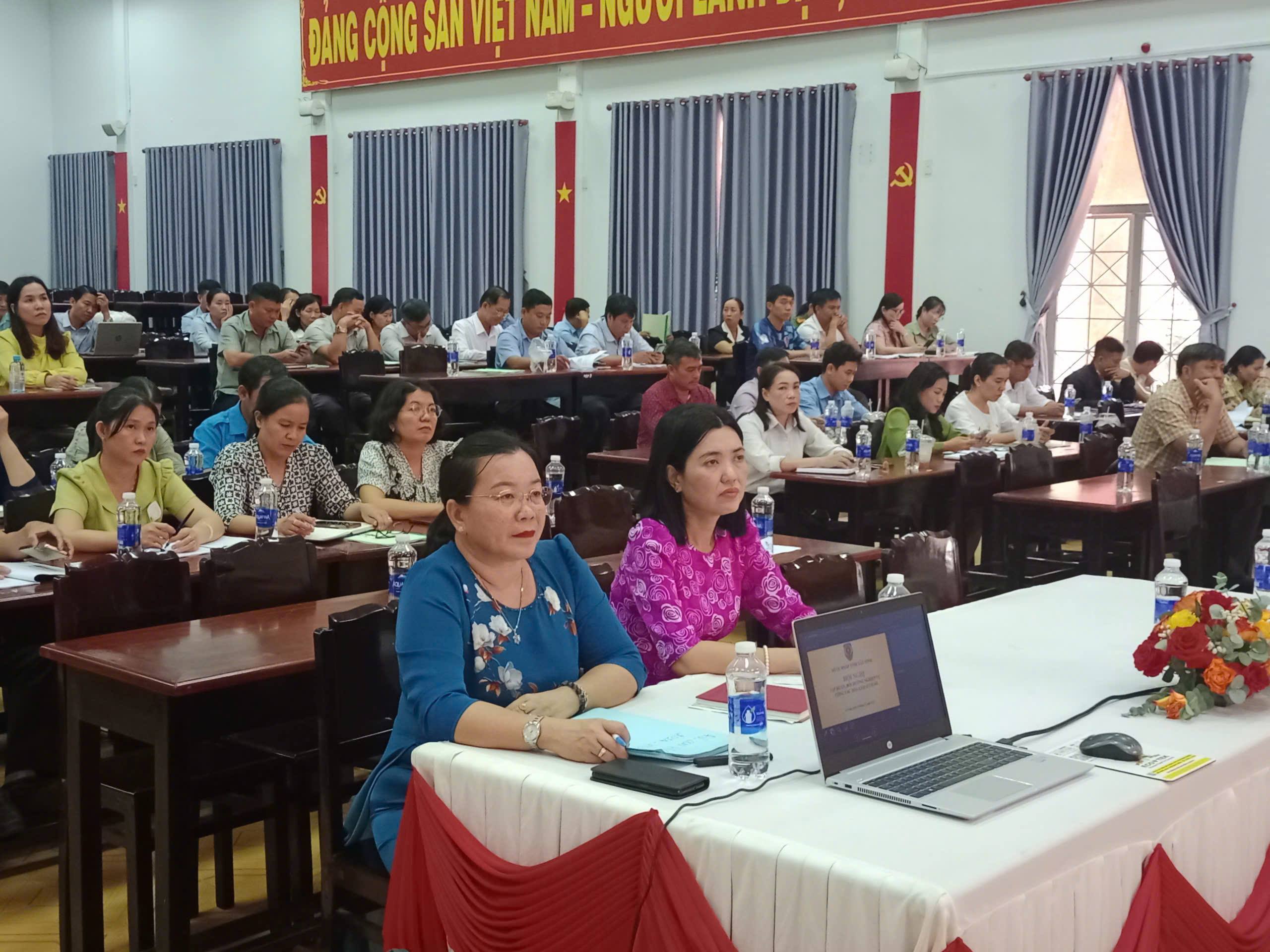 អង់គ្លេស៖ ព័ត៌មាន