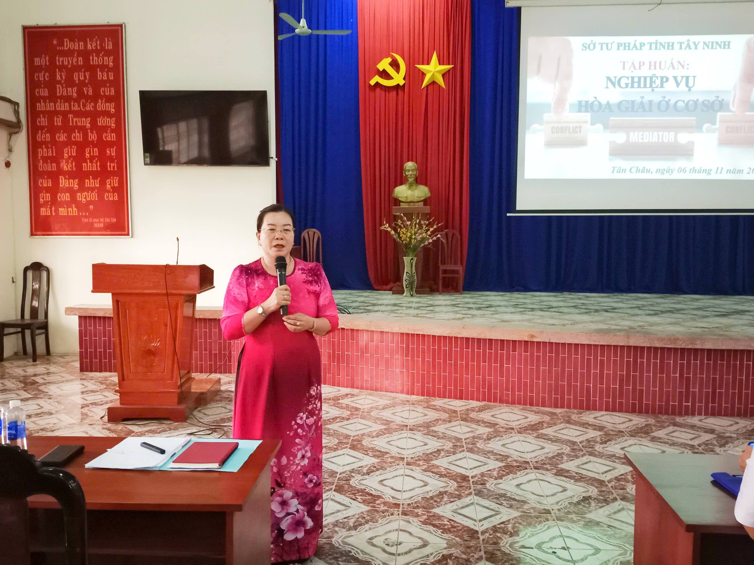 អង់គ្លេស៖ ព័ត៌មាន