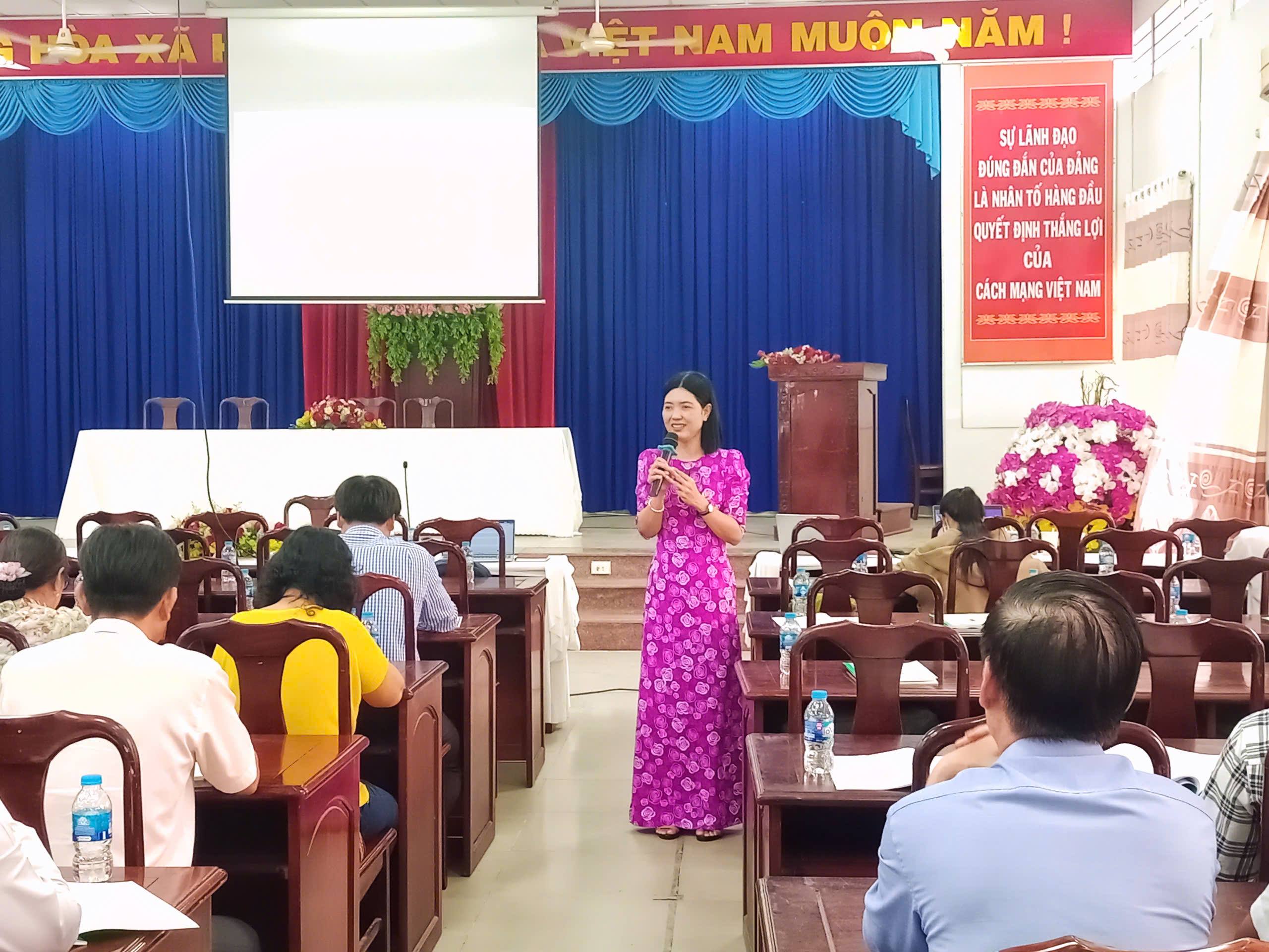 អង់គ្លេស៖ ព័ត៌មាន