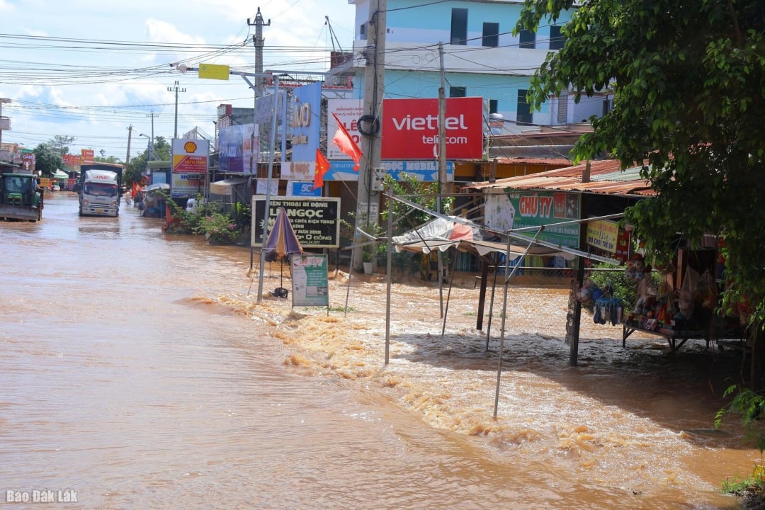 ទឹកជន់លិចយ៉ាងខ្លាំងនៅចំណុចកណ្តាលឃុំអ៊ីរកា ។