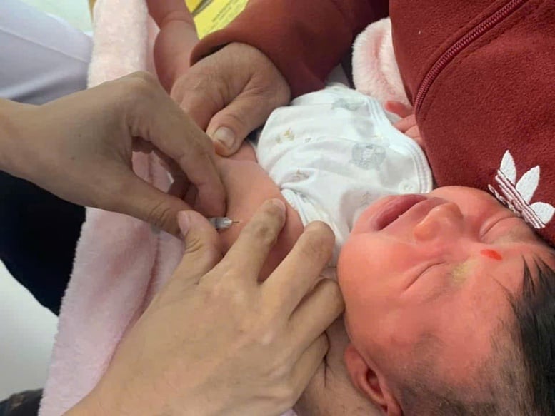 Aanvullende onderwerpen in het uitgebreide vaccinatieprogramma en verplichte vaccinatieformulieren - Foto 2. Bổ sung đối tượng trong chương trình tiêm chủng mở rộng và hình thức tiêm chủng bắt buộc- Ảnh 2.