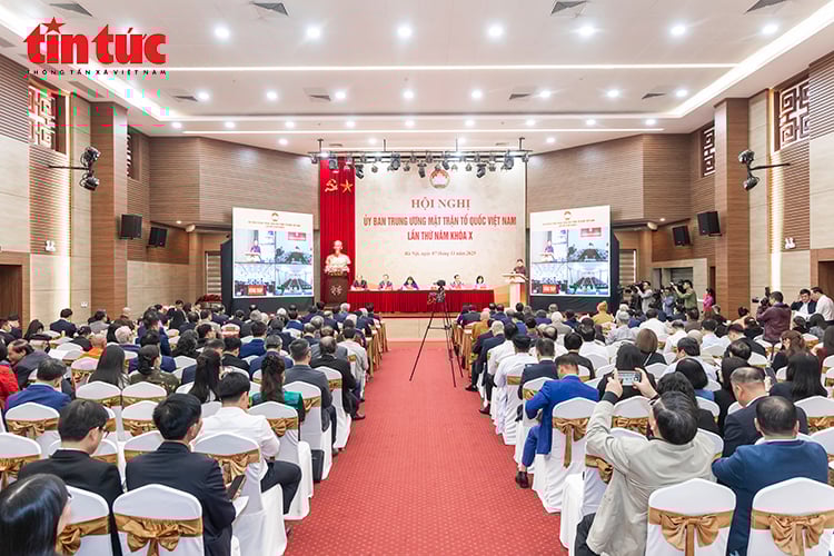 ចំណងជើងរូបថត