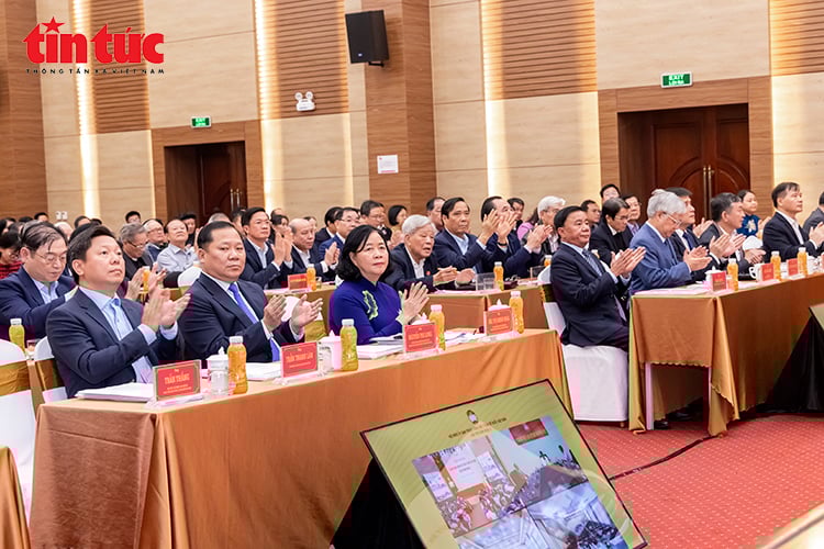 ចំណងជើងរូបថត