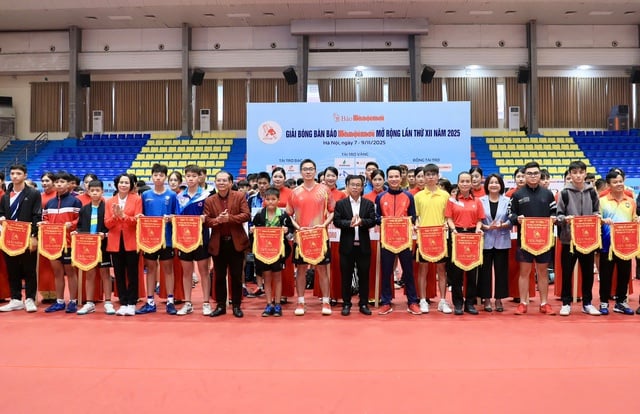 Tưng bừng khai mạc giải bóng bàn báo Hà Nội mới 2025- Ảnh 2.