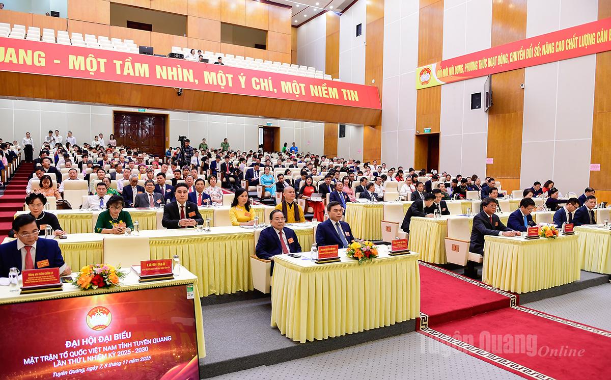 Delegater som deltar i den första sessionen, den första kongressen för Vietnams fosterlandsfront i Tuyen Quang-provinsen, mandatperioden 2025-2030.