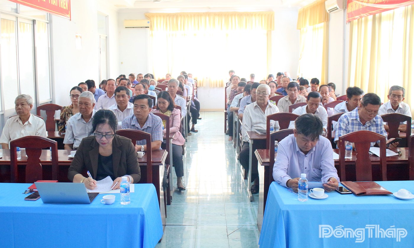 Dong Thap tartomány Gazdaszövetsége válaszol a vietnami törvényekre a 2. napon.jpg