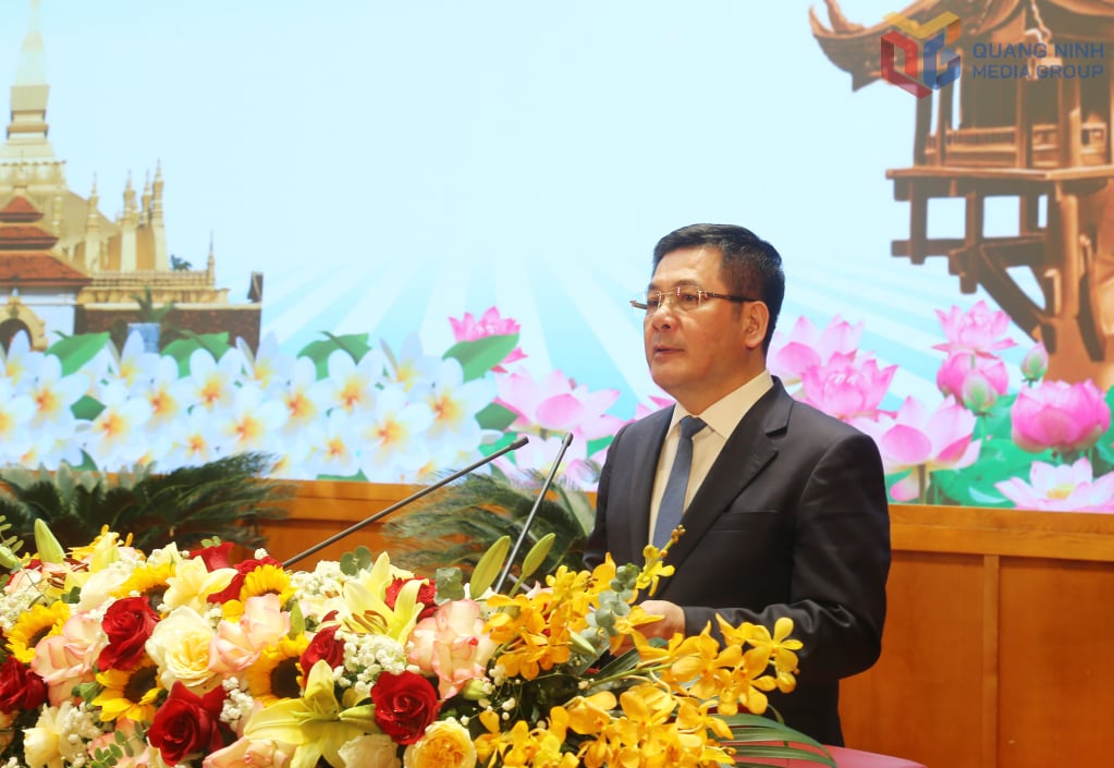 Comrade Nguyen Hong Dien, member of the Party Central Committee, Minister of Industry and Trade of Vietnam, delivered the opening speech at the conference.