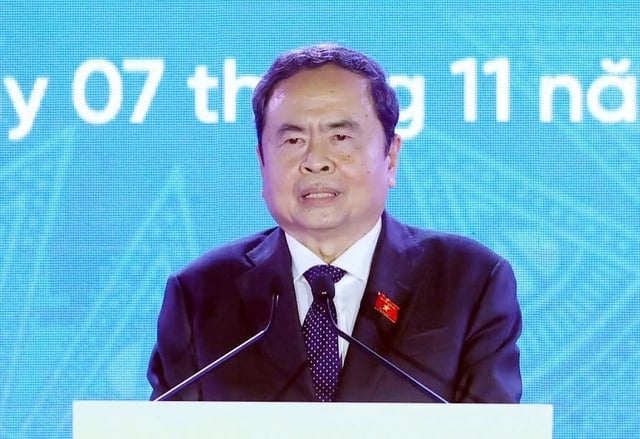 Chủ tịch Quốc hội: Triệt để cắt giảm thủ tục hành chính bất hợp lý - Ảnh 1.