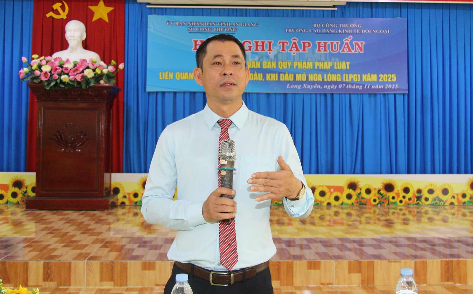 Ministerstvo průmyslu a obchodu školí implementaci právních dokumentů týkajících se benzinu a zkapalněného ropného plynu