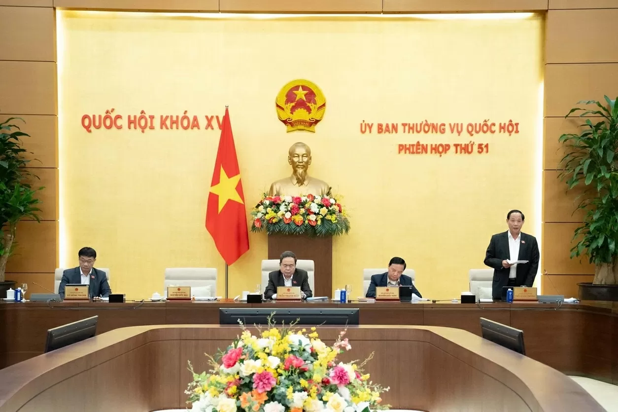 Komite Tetap Majelis Nasional memberikan pendapatnya tentang Rancangan Resolusi mengenai sejumlah mekanisme dan kebijakan khusus untuk meningkatkan efektivitas kerja integrasi internasional. Uỷ ban thường vụ Quốc hội cho ý kiến về Dự thảo Nghị quyết về một số cơ chế, chính sách đặc thù nhằm nâng cao hiệu quả công tác hội nhập quốc tế