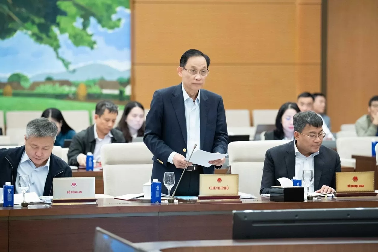 Komite Tetap Majelis Nasional memberikan pendapatnya tentang Rancangan Resolusi mengenai sejumlah mekanisme dan kebijakan khusus untuk meningkatkan efektivitas kerja integrasi internasional. Uỷ ban thường vụ Quốc hội cho ý kiến về Dự thảo Nghị quyết về một số cơ chế, chính sách đặc thù nhằm nâng cao hiệu quả công tác hội nhập quốc tế