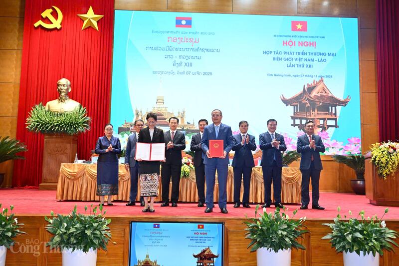 Протокол про співпрацю у розвитку імпорту та експорту між В'єтнамом та Лаосом між директором Департаменту імпорту та експорту Міністерства промисловості і торгівлі В'єтнаму та директором Департаменту зовнішньої торгівлі Міністерства промисловості і торгівлі Лаосу