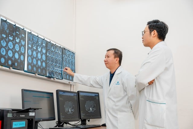 ទោះរវល់ប៉ុណ្ណាក៏ត្រូវថែរក្សាសុខភាព៖ ការព្រមានសម្រាប់អ្នកជំនួញ - រូបថត ២. Bận đến mấy cũng phải khỏe: Lời cảnh tỉnh cho giới doanh nhân- Ảnh 2.