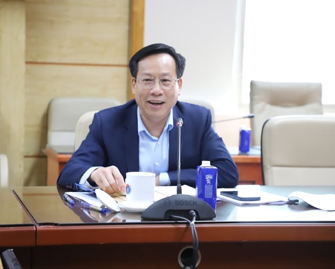 השר דאו הונג לאן: התמקדות בהאצת התקדמות המתקן השני של בית החולים באך מאי ובית החולים הידידותי וייט דוק - תמונה 5. Bộ trưởng Đào Hồng Lan: Tập trung tối đa, đẩy nhanh tiến độ cơ sở 2 Bệnh viện Bạch Mai, Hữu nghị Việt Đức- Ảnh 5.