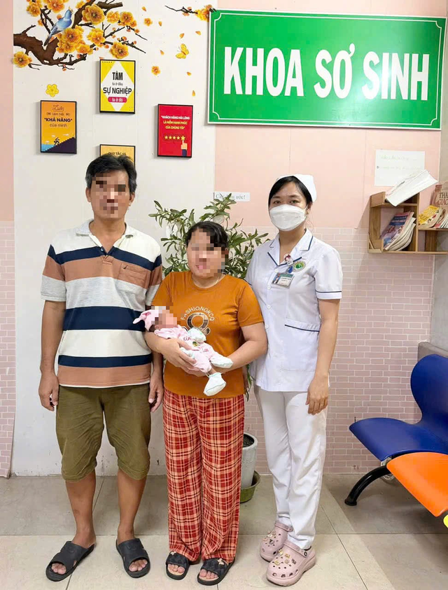 - Foto 1. Bé gái sinh cực non, nặng 850 gram được cứu sống kỳ diệu - Ảnh 1.