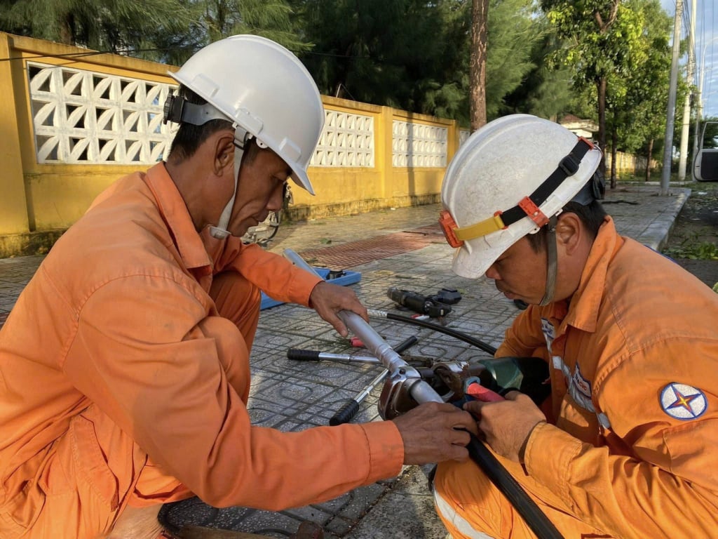 A EVNCPC concentra seus esforços na restauração dos problemas de energia causados pela tempestade nº 13.