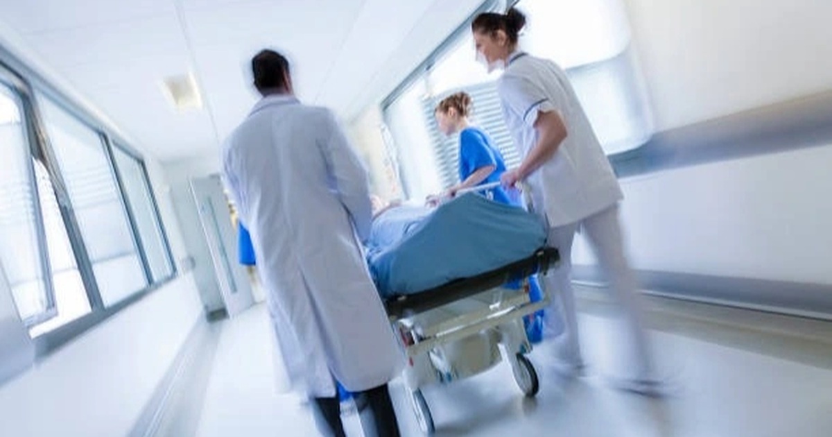 Nam sinh 13 tuổi ở TPHCM nguy kịch vì ngã từ tầng 3 trường học