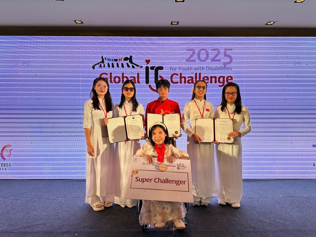 Вьетнамская команда участвует в Глобальном конкурсе информационных технологий (GITC) 2025. Фото: Alphanam. Đội tuyển Việt Nam tham dự Cuộc thi thách thức công nghệ thông tin toàn cầu (GITC) 2025. Ảnh: Alphanam.