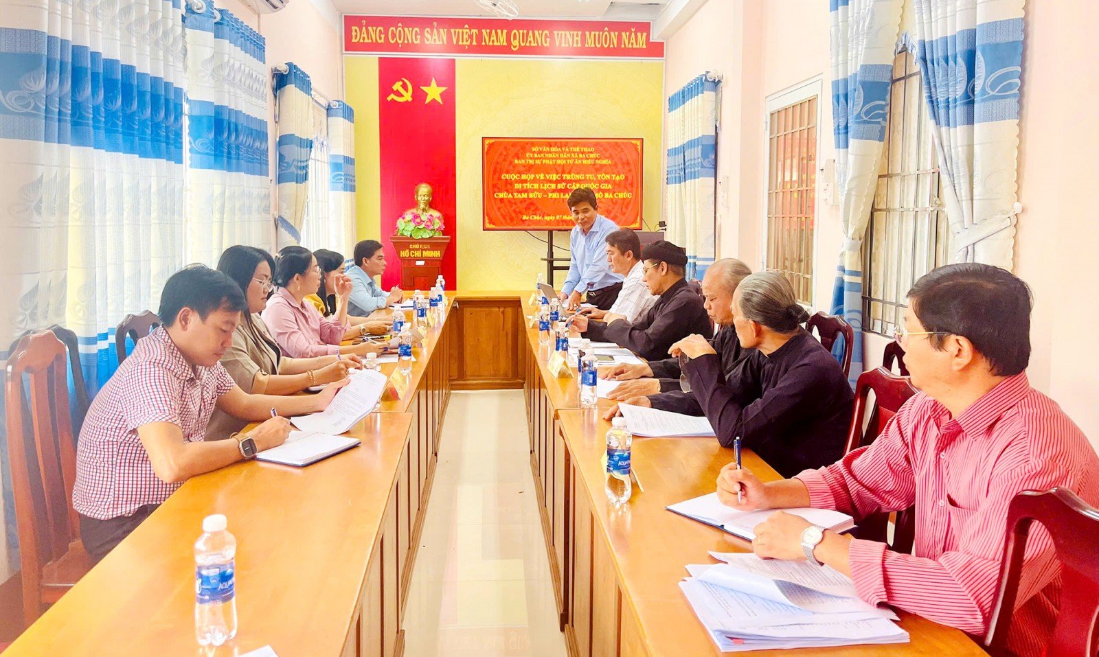 Реставрація та прикраса національної реліквії пагоди Там Буу, пагоди Пхі Лай та гробниці Ба Чук