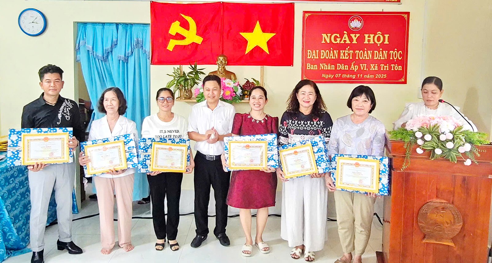 Tri Ton Commune organiseert Nationale Dag van de Grote Eenheid in Hamlet 6