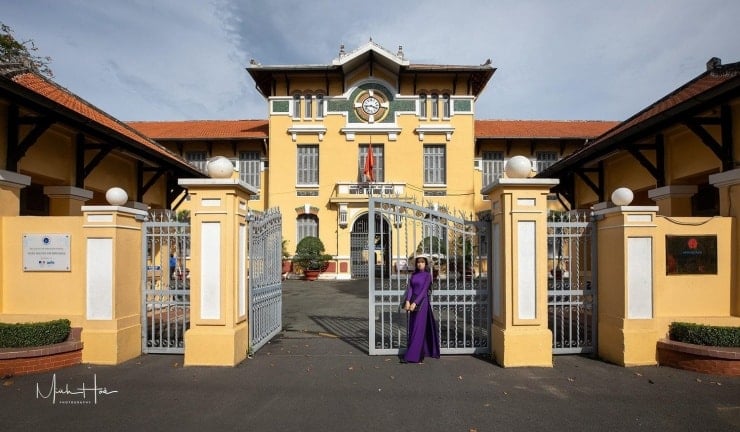 Opptreden av Nguyen Thi Minh Khai High School i dag. Foto: Minh Hoa.