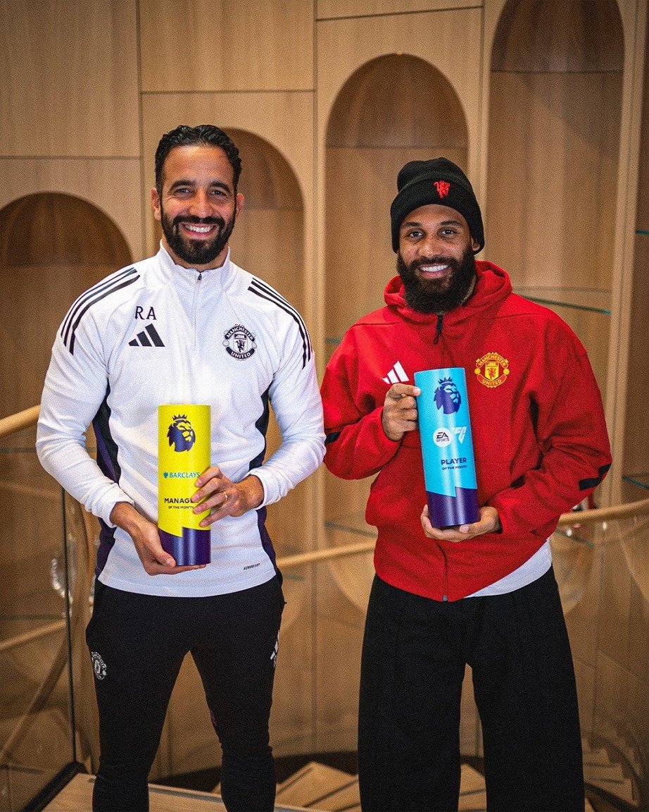 مین یونائیٹڈ کو پریمیئر لیگ میں ڈبل ایوارڈز ملے - تصویر 1۔ Man United nhận cú đúp giải thưởng tại Ngoại hạng Anh- Ảnh 1.