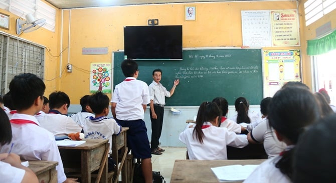 +ảnh 1: Một tiết dạy của thầy và trò Trường Tiểu học Thường Thới Tiền 1 (xã Thường Phước, tỉnh Đồng Tháp).