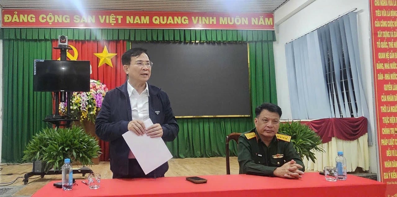 Chủ tịch Lâm Đồng Hồ Văn Mười chỉ đạo ứng phó nguy cơ vỡ hồ thuỷ lợi chiều 7/11.