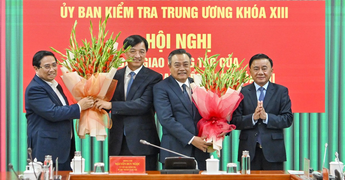 Bàn giao nhiệm vụ Chủ nhiệm Ủy ban Kiểm tra Trung ương giữa ông Nguyễn Duy Ngọc và Trần Sỹ Thanh