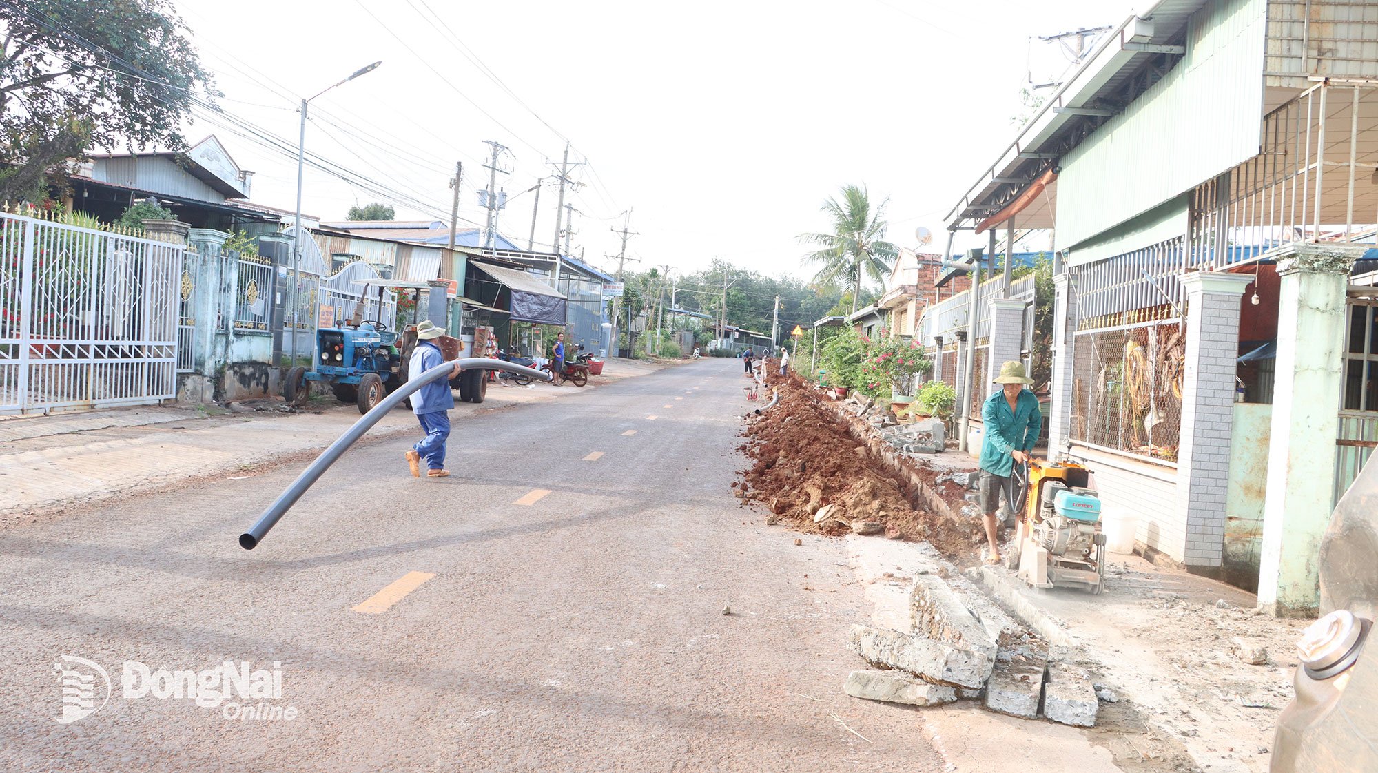 Societatea pe acțiuni de alimentare cu apă și canalizare Binh Phuoc investește într-o rețea centralizată de alimentare cu apă în comuna Binh Tan, provincia Dong Nai. Fotografie: Vu Thuyen