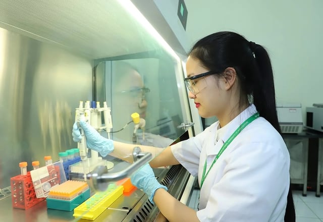 ສົ່ງຄວາມໄວ້ເນື້ອເຊື່ອໃຈຕໍ່ພັກກ່ຽວກັບການຫັນເປັນດີຈີຕອນ ແລະ ວິທະຍາສາດເຕັກໂນໂລຊີໃນການພັດທະນາປະເທດຊາດ - ຮູບພາບ 2. Niềm tin gửi Đảng về chuyển đổi số và KH - CN trong phát triển quốc gia - Ảnh 2.