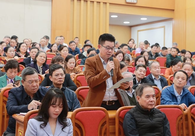 Thanh Xuan Ward má otevřený dialog, naslouchá a přijímá názory lidí - Foto 4. Phường Thanh Xuân đối thoại cởi mở, lắng nghe và tiếp thu ý kiến nhân dân- Ảnh 4.