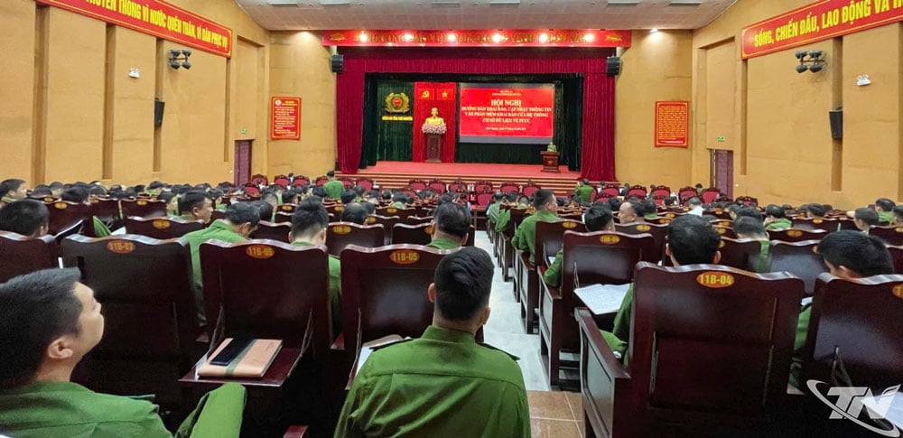 وحضر المؤتمر ممثلو اللجان الشعبية لـ92 بلدية ومنطقة وأكثر من 200 مسؤول متخصص.