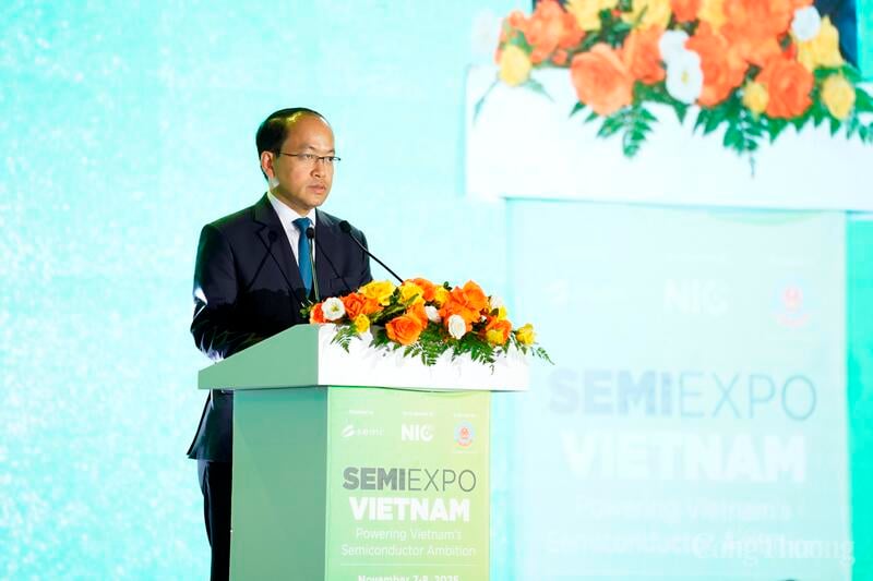 លោក Vu Quoc Huy នាយក NIC ថ្លែងក្នុងពិធីនេះ។ រូបថត៖ NH