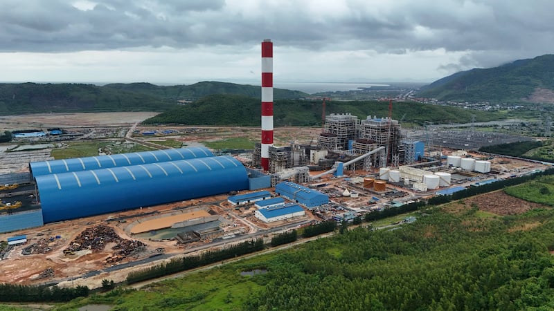 ទេសភាពនៃរោងចក្រថាមពលកំដៅ Quang Trach 1 ។