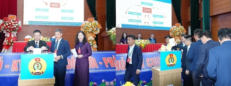 Å lyse opp troen fra solidaritetens kraft